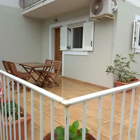 Апартаменты Mouzika Cozy & Comfy House, Vathy *